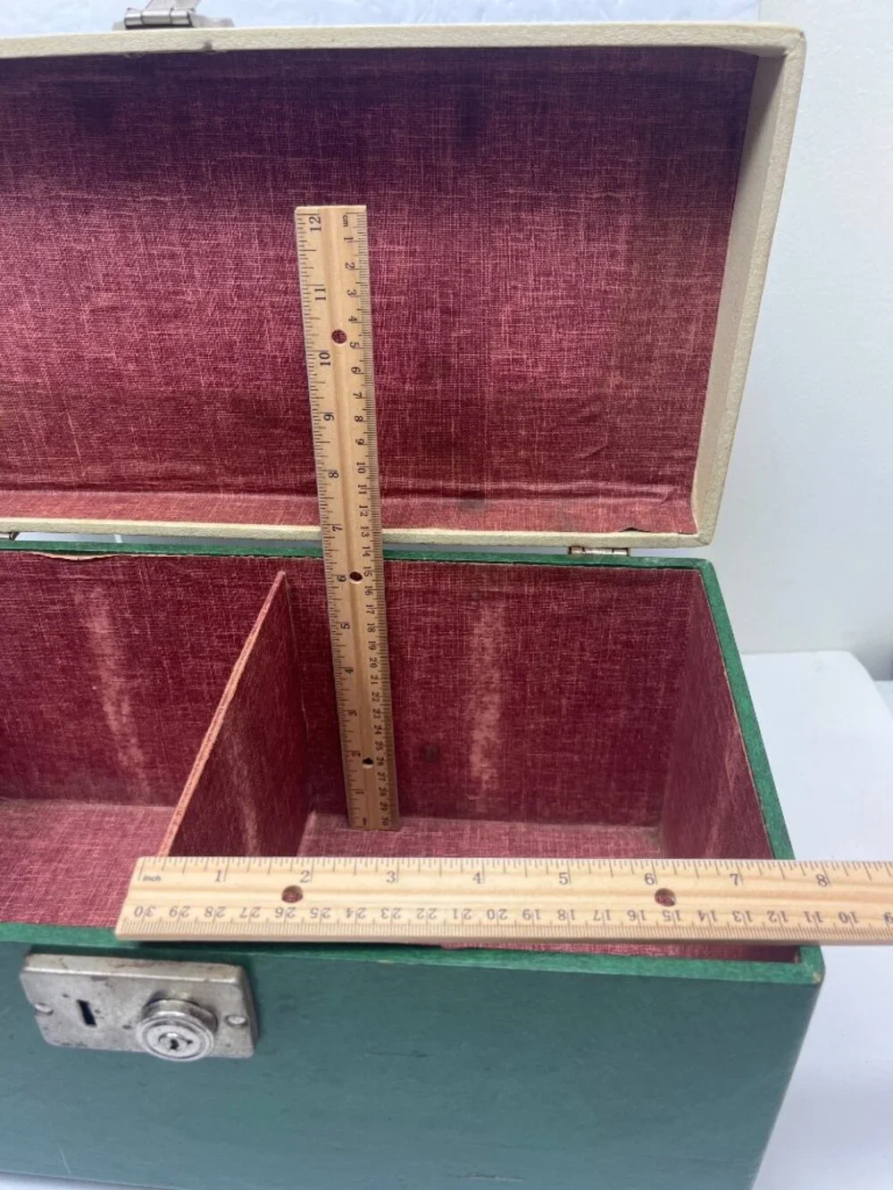 Vintage Green/Cream Storage Box W/Red Interior Handle & Locking Clasp 15